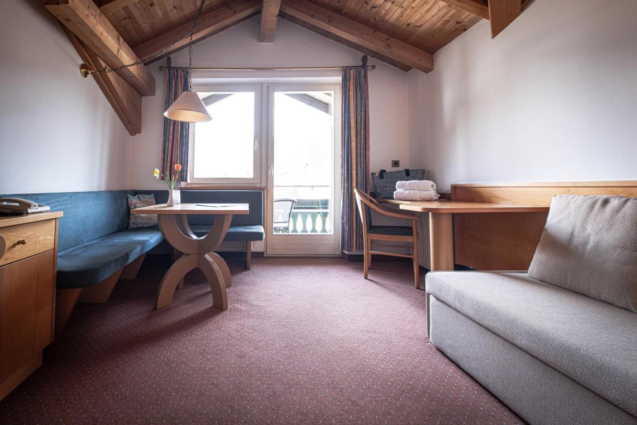 Hotel Gissbach บรูนิโก ภายนอก รูปภาพ