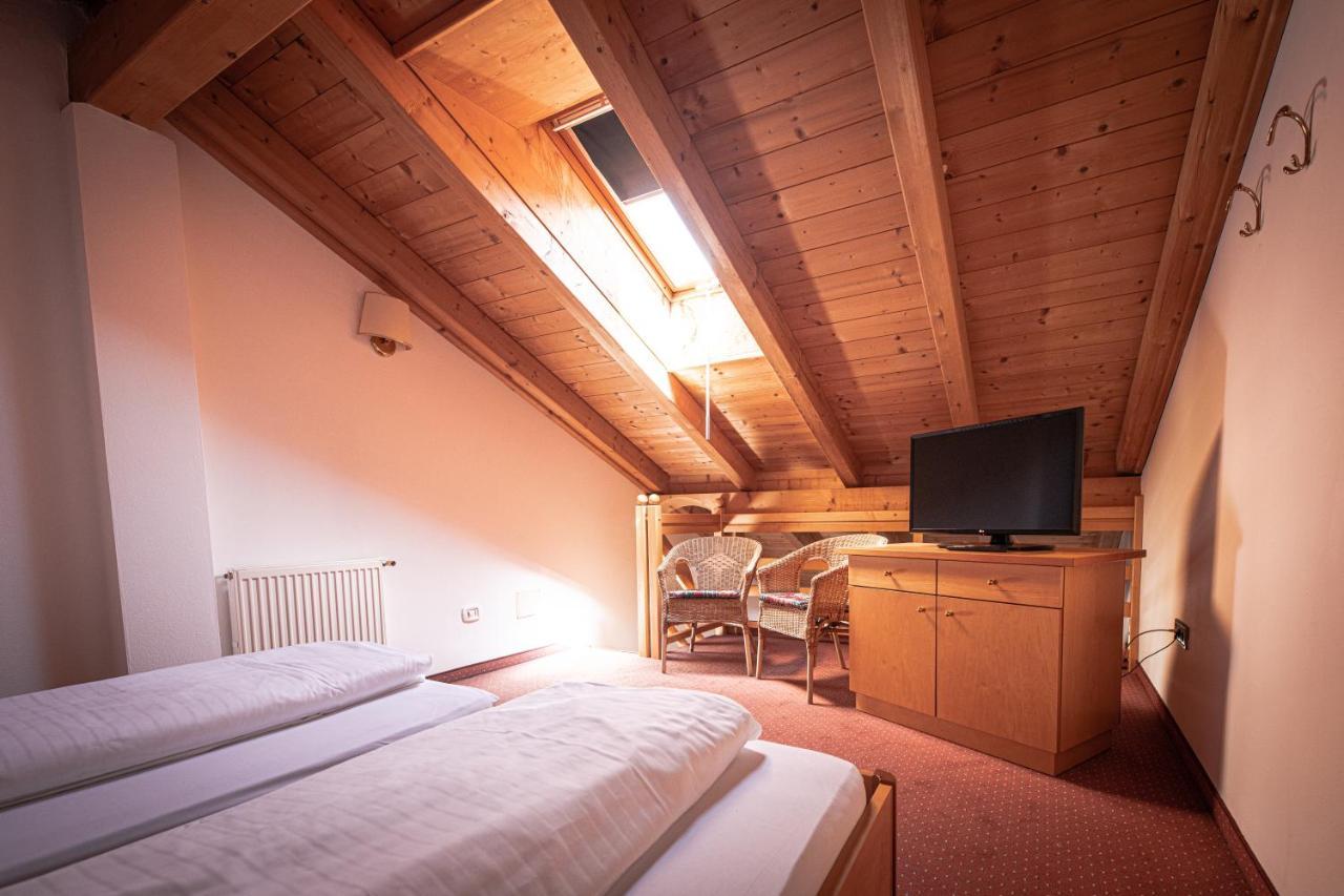 Hotel Gissbach บรูนิโก ภายนอก รูปภาพ